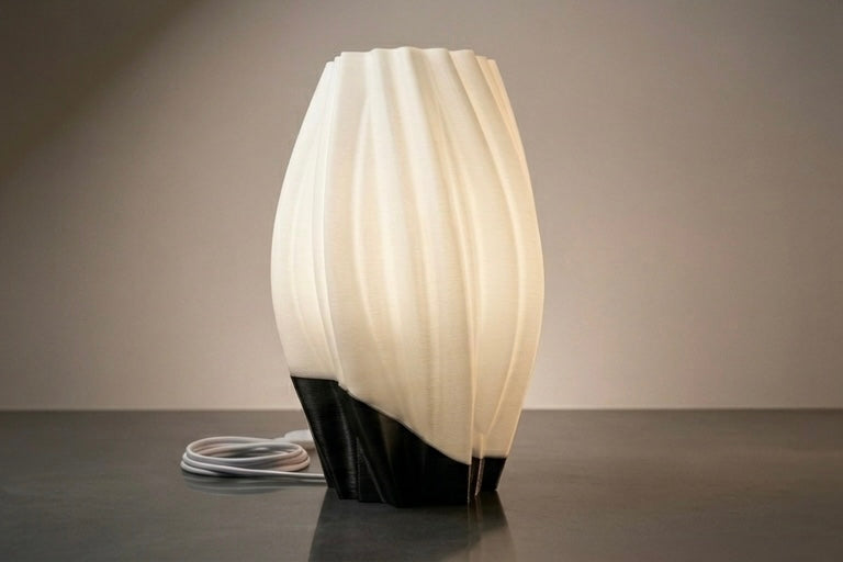 Wellen-Tischlampe