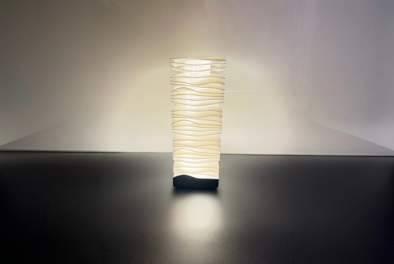 Blatt LED Tischlampe – Blätter-Effekt in Schichten