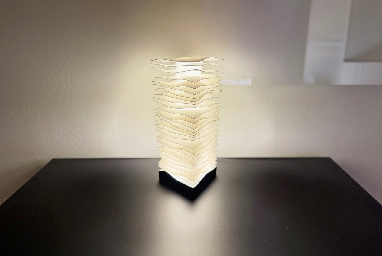Blatt LED Tischlampe – Blätter-Effekt in Schichten